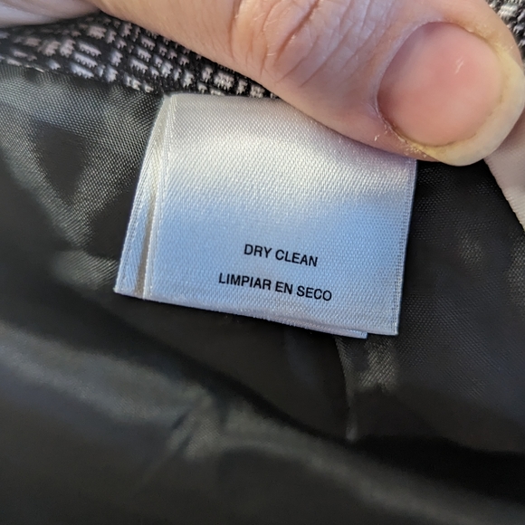 Kasper Business Casual Knee Length Skirt with Hidden Zipper and slit at back - Picture 9 of 10